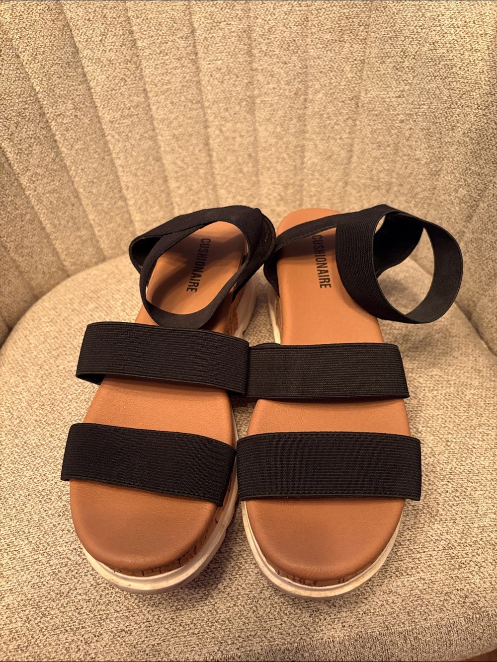 Cushionaire Black Elastic Strap Platform Sandals